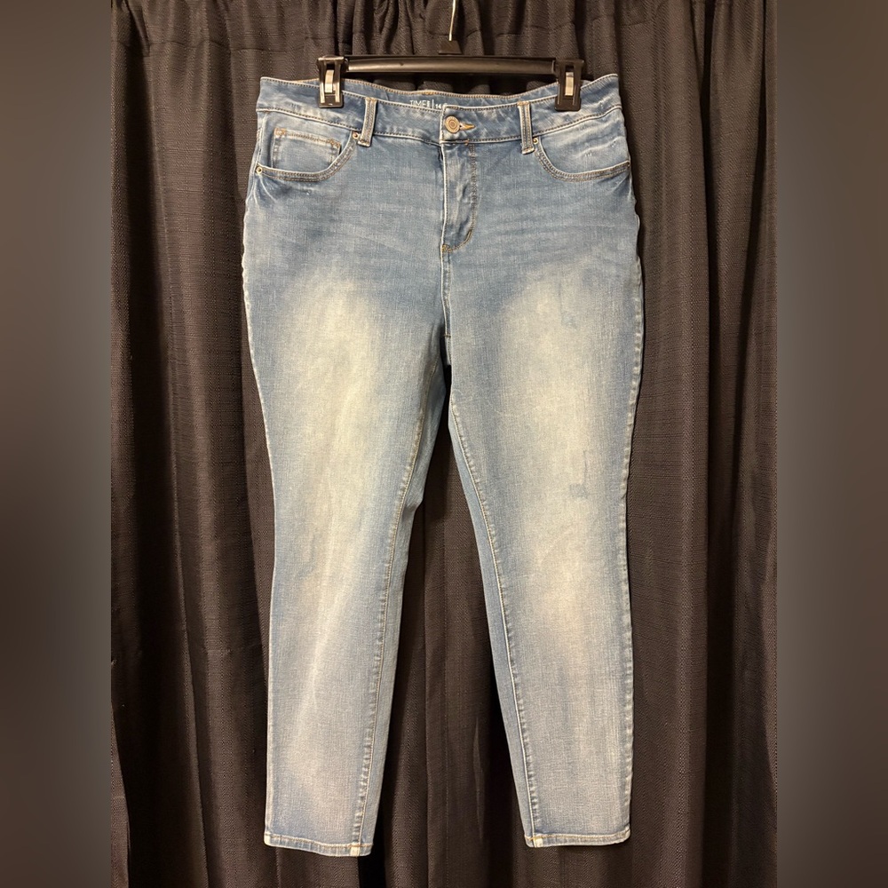 Size 14 Petite High Rise Time & Tru Jegging
